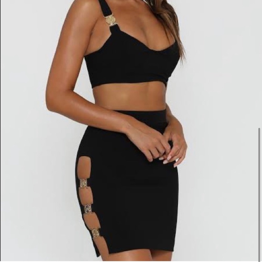 MESHKI AZALEA GOLD BUCKLE MINI SKIRT- Size M